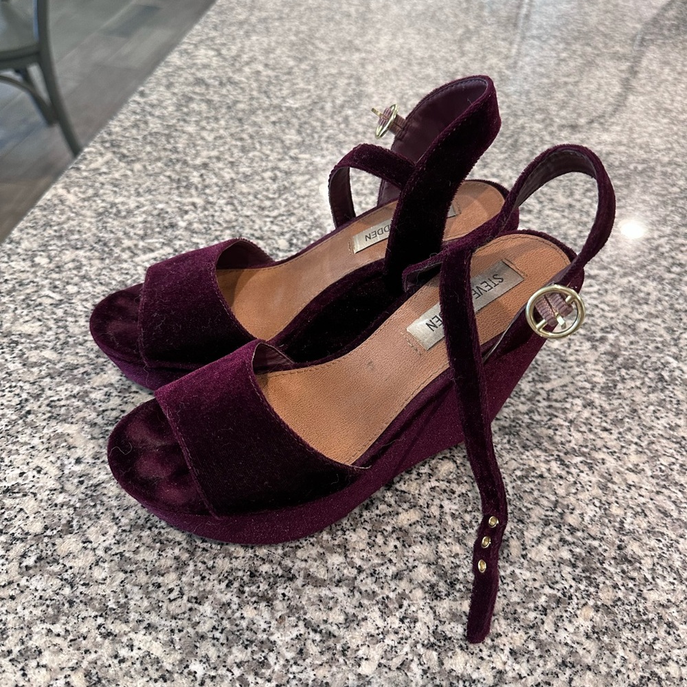 Steve Madden velvet shoes